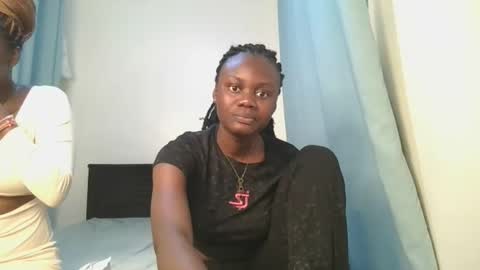 Snapshot of barbie_queen2 chatting on 01-06-26, 08:29 queen online show from 01-06-26, 08:29