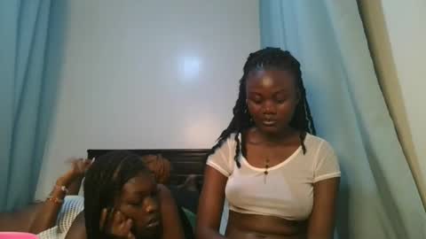 Snapshot of barbie_queen2 chatting on 01-13-26, 10:15 queen online show from 01-13-26, 10:15