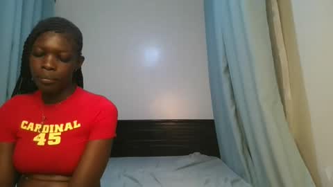 Snapshot of barbie_queen2 chatting on 01-14-26, 11:53 queen online show from 01-14-26, 11:53