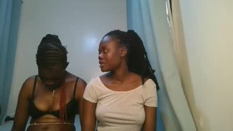 Snapshot of barbie_queen2 chatting on 01-15-26, 11:59 queen online show from 01-15-26, 11:59