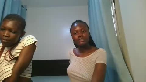 Snapshot of barbie_queen2 chatting on 01-17-26, 12:54 queen online show from 01-17-26, 12:54