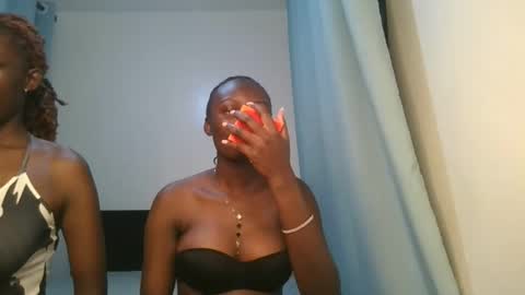 Snapshot of barbie_queen2 chatting on 02-16-26, 08:05 queen online show from 02-16-26, 08:05