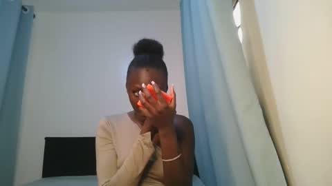 Snapshot of barbie_queen2 chatting on 02-21-26, 08:26 queen online show from 02-21-26, 08:26