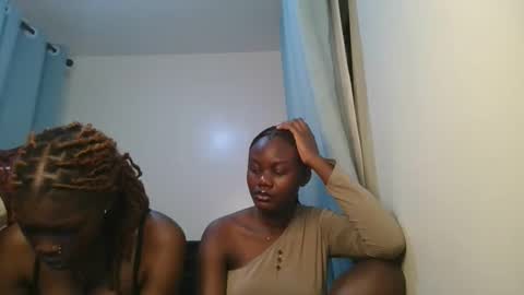 Snapshot of barbie_queen2 chatting on 03-06-26, 04:09 queen online show from 03-06-26, 04:09