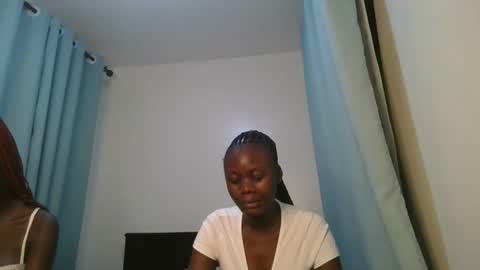 Snapshot of barbie_queen2 chatting on 03-09-26, 02:15 queen online show from 03-09-26, 02:15