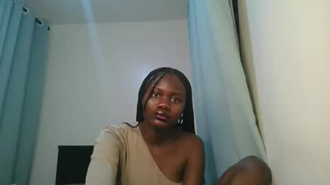 Snapshot of barbie_queen2 chatting on 03-21-26, 09:51 queen online show from 03-21-26, 09:51