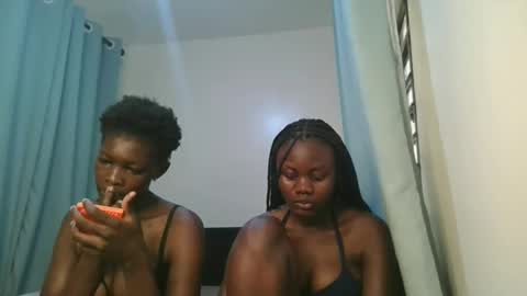 Snapshot of barbie_queen2 chatting on 03-23-26, 10:08 queen online show from 03-23-26, 10:08