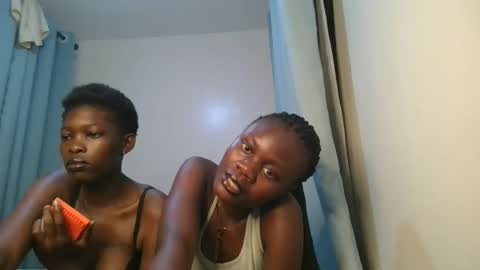 Snapshot of barbie_queen2 chatting on 03-25-26, 11:00 queen online show from 03-25-26, 11:00