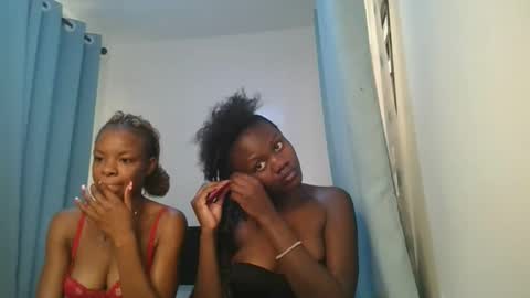 Snapshot of barbie_queen2 chatting on 03-30-26, 11:33 queen online show from 03-30-26, 11:33