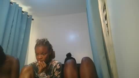 Snapshot of barbie_queen2 chatting on 04-01-26, 01:41 queen online show from 04-01-26, 01:41