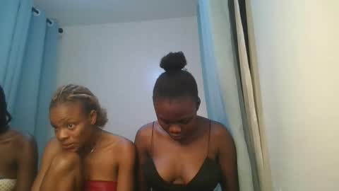 Snapshot of barbie_queen2 chatting on 04-02-26, 01:47 queen online show from 04-02-26, 01:47