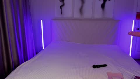 Snapshot of barbielina_ chatting on 05-12-26, 08:06 Emma online show from 05-12-26, 08:06