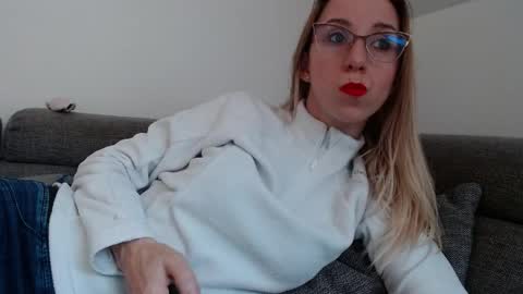 Lena online show from 04-16-26, 04:19