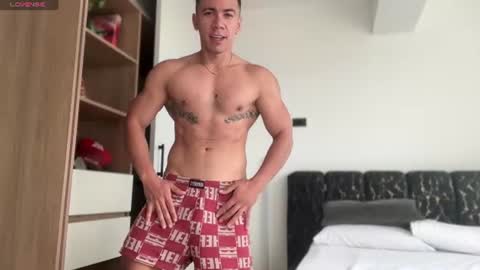 Snapshot of bastian_franco01 chatting on 06-21-26, 12:30 Bastian Independent Model online show from 06-21-26, 12:30