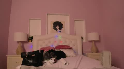 Snapshot of battymoll chatting on 12-21-25, 03:41 battymoll online show from 12-21-25, 03:41