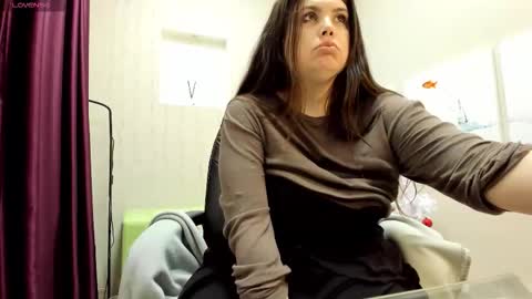 Snapshot of battymoll chatting on 01-14-26, 03:39 battymoll online show from 01-14-26, 03:39