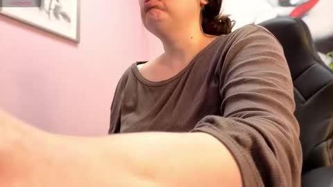 Snapshot of battymoll chatting on 03-25-26, 03:40 battymoll online show from 03-25-26, 03:40