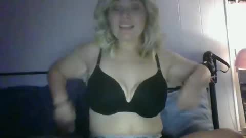 Baylee online show from 11-30-25, 07:56