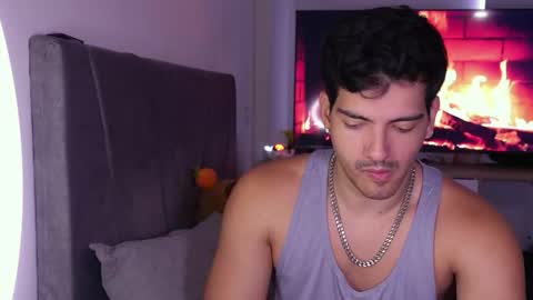 Snapshot of bbbeachboy chatting on 02-15-26, 09:00 Valentino online show from 02-15-26, 09:00