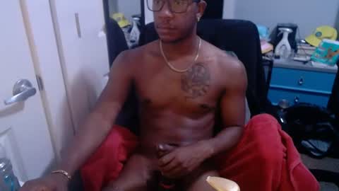 Snapshot of bbc_elrey chatting on 06-25-26, 04:01 Racks online show from 06-25-26, 04:01
