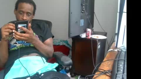 rocker n queen online show from 05-17-26, 06:48