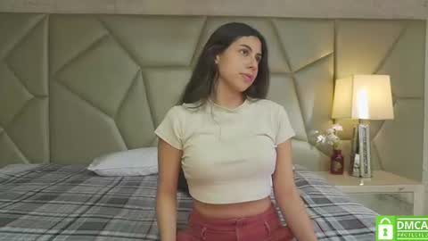 Snapshot of be_curiouss_ chatting on 07-06-26, 12:13 Helena Evan online show from 07-06-26, 12:13