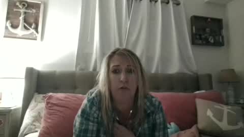 Emma online show from 04-11-26, 07:02