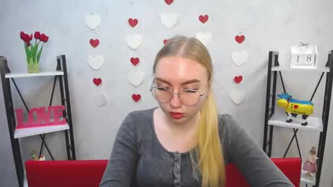 BeatriceFlyy online show from 12-18-24, 12:18