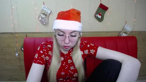 BeatriceFlyy online show from 12-19-24, 06:56