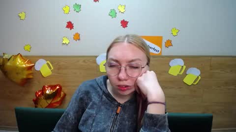 BeatriceFlyy online show from 09-19-25, 11:55