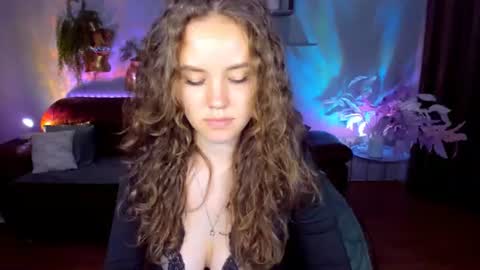 Snapshot of beatricewild chatting on 07-15-26, 11:04 BeatriceWild online show from 07-15-26, 11:04