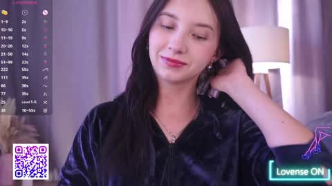 Snapshot of beauty_fuel chatting on 06-10-26, 04:45 Polly online show from 06-10-26, 04:45
