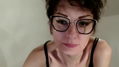 Snapshot of bebacksooon chatting on 03-15-26, 09:21 Raluca online show from 03-15-26, 09:21