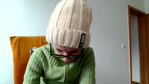 Snapshot of bebacksooon chatting on 03-27-26, 12:38 Raluca online show from 03-27-26, 12:38