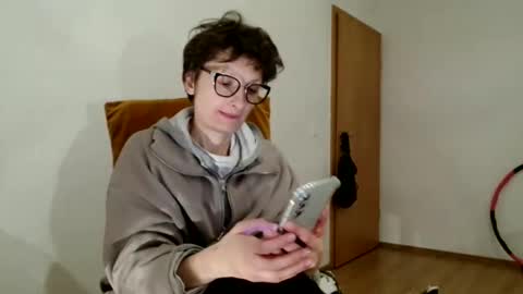 Snapshot of bebacksooon chatting on 03-30-26, 08:43 Raluca online show from 03-30-26, 08:43