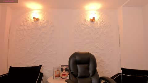 Am Becca online show from 05-10-26, 11:59