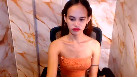 Snapshot of beccamiller22 chatting on 07-05-26, 12:28 becca online show from 07-05-26, 12:28