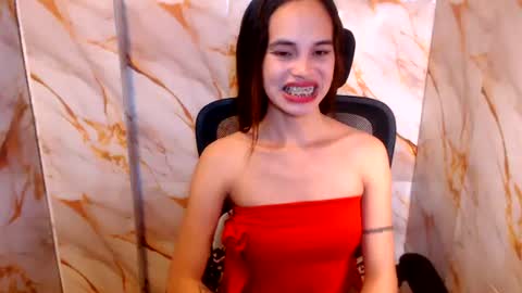 Snapshot of beccamiller22 chatting on 07-05-26, 11:56 becca online show from 07-05-26, 11:56