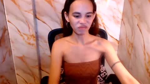 Snapshot of beccamiller22 chatting on 07-07-26, 11:53 becca online show from 07-07-26, 11:53