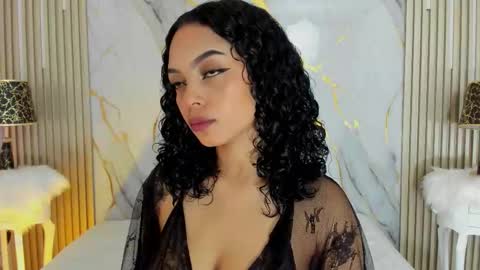 Snapshot of beckyrusso2 chatting on 01-11-26, 01:27 B E C K Y online show from 01-11-26, 01:27