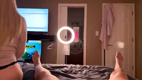 Snapshot of bedroom_peephole chatting on 05-15-26, 02:51 bedroom_peephole online show from 05-15-26, 02:51