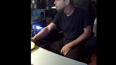 hungnheavy online show from 11-23-25, 06:08