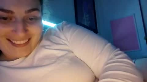 Snapshot of beeinmedeep chatting on 04-18-26, 10:19 beeinmedeep online show from 04-18-26, 10:19
