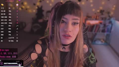       online show from 10-17-25, 08:22