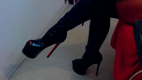 Snapshot of belatrixdomme chatting on 05-16-26, 06:32 BelatrixDomme online show from 05-16-26, 06:32