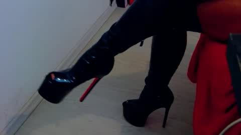 Snapshot of belatrixdomme chatting on 05-16-26, 06:43 BelatrixDomme online show from 05-16-26, 06:43