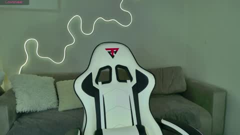 Hi I am Bella online show from 03-30-26, 03:29