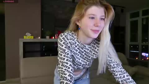 Bella online show from 03-10-25, 06:12