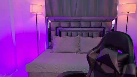 Snapshot of bella_clark2 chatting on 03-26-26, 01:06 Bella online show from 03-26-26, 01:06