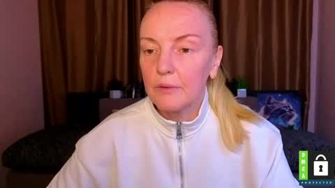 Snapshot of bella_hadatt chatting on 03-29-26, 11:21 Bella online show from 03-29-26, 11:21